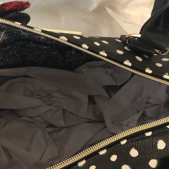 Betsey Johnson Barrel Bag - Picture 4 of 4